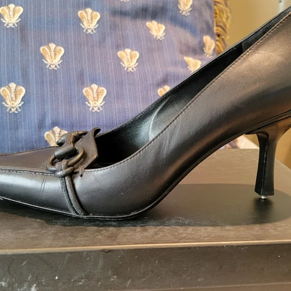 Gucci Black Horsebit Shoes Sz. 6.5 - Picture 3 of 13
